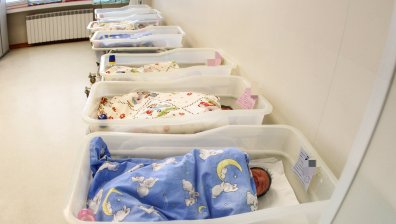 По-малко бебета заради пандемията, но страхът у двойките намалява