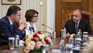 ГЕРБ обеща да върне втория мандат и отново захапа Кирил Петков