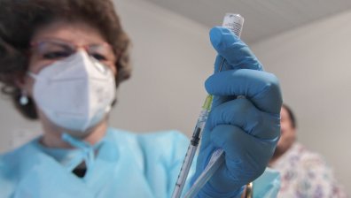 Вече може да се приложи бустер на Pfizer на младежи между 12 и 17 г.