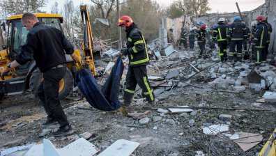52 станаха жертвите на руската атака срещу украинското село Гроза
