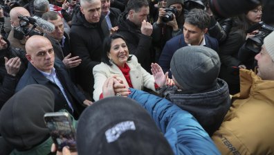 Грузия официално има нов президент, старият се радва на народната любов