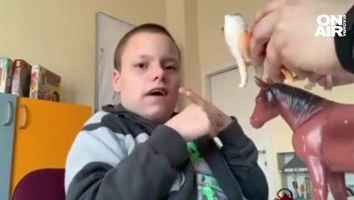 Чудото на "Българската Коледа": Дете с церебрална парализа успява да проходи