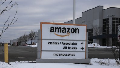 Заведоха дело срещу Amazon за расова дискриминация и сексуален тормоз