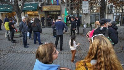 Задънена улица относно тестването на учениците: Протести "за" и "против" в страната
