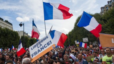 Близо 200 000 във Франция казаха "не" на задължителния здравен пропуск