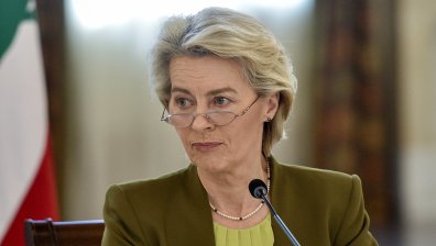 Фон дер Лайен отива в Париж за среща с Макрон и Си Дзинпин