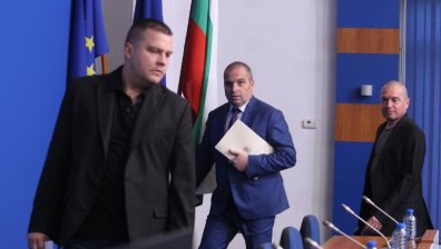 Каримански отговори на Петков за "лекето". Караджов: "Промяната", вие сте мафията