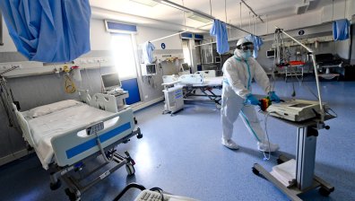 Коронавирусът мутира 32 пъти в ХИВ-позитивна южноафриканка 