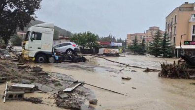 Даниел Митов: Три са жертвите на наводнението в Елените, двама са спасители