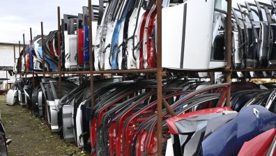 В автоморги откриха хиляди авточасти от 200 откраднати и издирвани коли