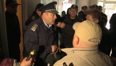 Екшън в жилищен блок в Русе заради опис на имоти