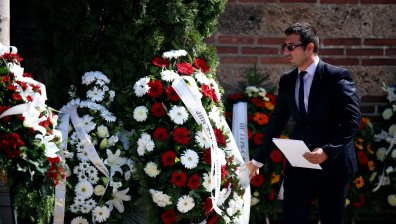 Близки, приятели и почитатели се сбогуваха с Иван Гарелов