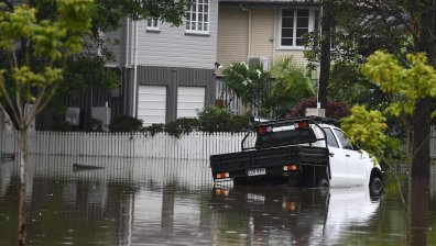 След "Алфред" части от Австралия са под вода (СНИМКИ)