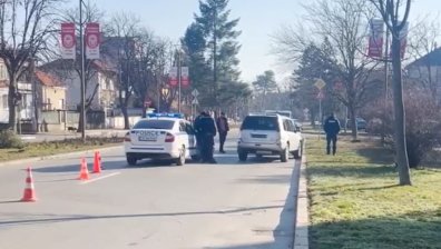 Дрогиран шофьор в Казанлък избяга от полицията и се заби в патрулка