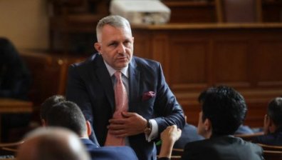 Партиите сядат на масата за преговори броени дни преди третия мандат