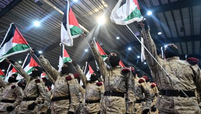 "Хизбула" удари израелски бази след убийството на виден боец
