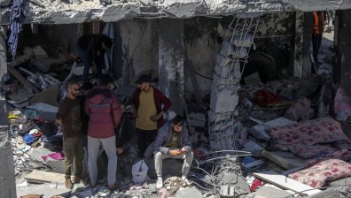 Израелски изтребител уби въоръжени нападатели в бежански лагер