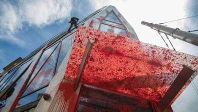 СРП разследва вандалския акт срещу Дома на Европа, поръча на МВР да търси извършителите