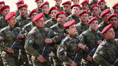 Депутатите предлагат заплатите на военнослужещите да скочат с 30%