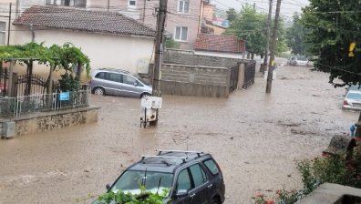 След потопа в Карлово най-тежки са щетите върху инфраструктурата на града