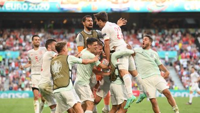 Испания е на 1/4-финал след зрелище с 8 гола