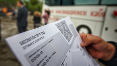 Новите правила при сертификатите се възприемат различно от хората