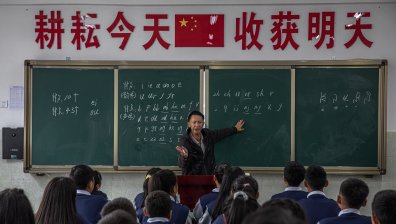 В Китай като в България: Недостиг на учители, връщат хиляди пенсионери на работа