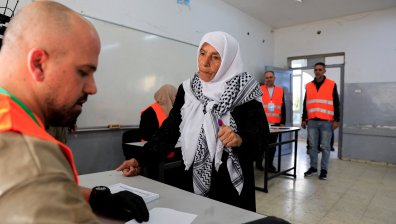 Палестинци гласуват в Газа за първи път от 20 години