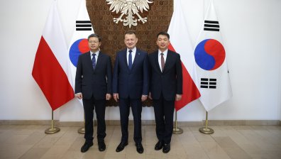 Полша се страхува от Русия, спешно купува 1000 танка и 48 изтребителя от Южна Корея