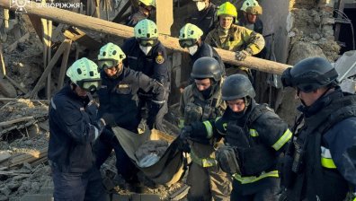 Разруха след масирана руска бомбардировка в Запорожие (СНИМКИ)