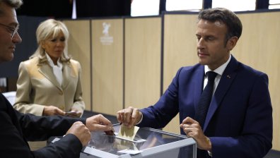 Изборите във Франция: Коалицията на Макрон ще има по-малко депутати в парламента