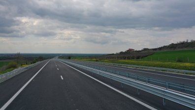 Пуснаха движението по ремонтирания участък на "Тракия", но само в едното платно