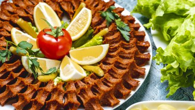 Рецепта по турски: Чий кюфте (Люти булгурени кюфтета)