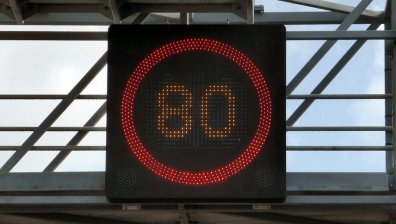 Лудост: Джигит лети с 280 км/ч по Околовръстното в София