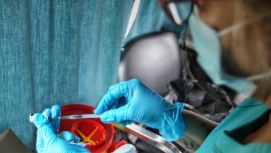 Натиск върху лекарите и пълни болници, но Омикрон ще повиши имунитета ни