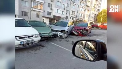 Коли във Варна осъмнаха със щети, сметопочистващият камион ги е помел?