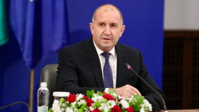 Радев: Самолетите на САЩ напуснаха София, минимизиран е рискът от атаки до границата ни