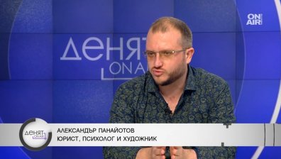 Художникът Александър Панайотов рисува "Песента на сърцето"
