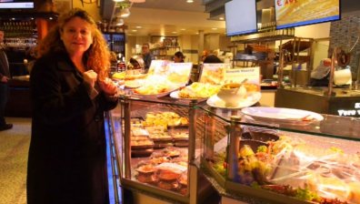 Рибата - главен герой в "С черпак в куфара"