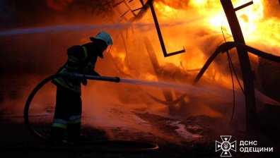 Експлозии в Одеса и затворени руски летища преди великденското примирие