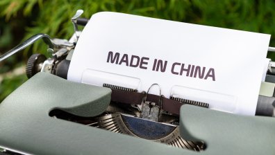 Заводите у нас, внасящи части от Китай - големите потърпевши от кризата в Суецкия канал