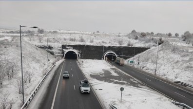 475 снегорина чистят до асфалт пътищата в страната (+СНИМКИ)
