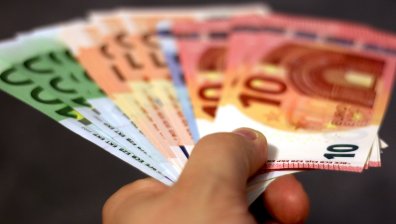 Арестуваха служители на НАП след сигнал за подкуп в Черноморец