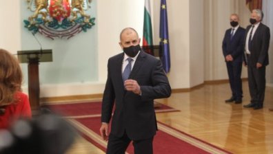 Радев: След като в страна, член на ЕС и НАТО, премиерът спи с пистолет, означава, че има мутри