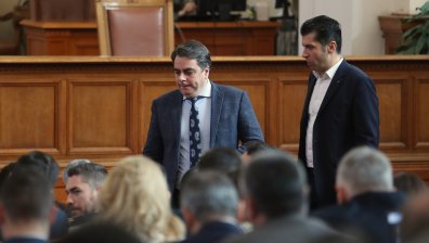 Депутатите се скараха, но приеха два отделни антикорупционни закона