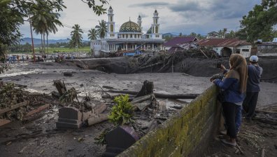 Десетки жертви на студена лава от вулкан на остров Суматра, има хора в неизвестност