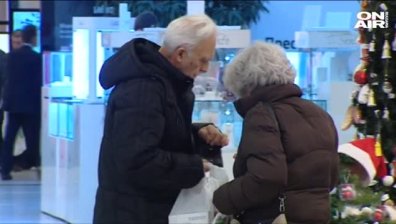 Трескава подготовка за Коледа, препускаме по магазините