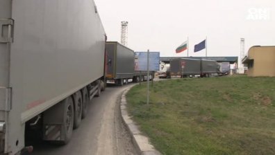 Русенци с подписка "Срещу тормоза на граница Дунав мост"