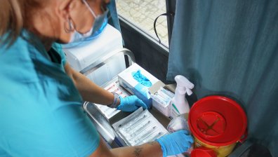 Заразените с коронавирус са повече от излекуваните и ваксинираните