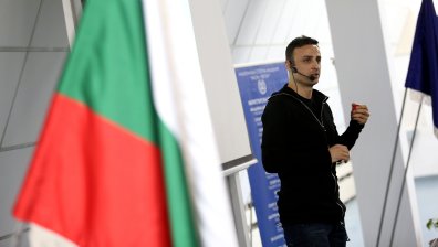 Бербатов се завръща в българския футбол, започва работа в "Етър"